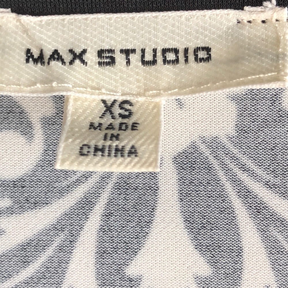 New Max Studio Patterned Sleeveless Shift Dress - image 6